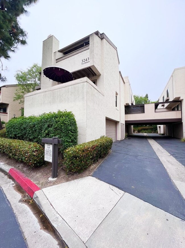 3243 Via Alicante in San Diego, CA - Building Photo - Building Photo