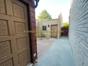 1046 E Navajo St in Farmington, NM - Building Photo - Building Photo