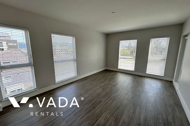 22265 Dewdney Trunk Rd in Maple Ridge, BC - Building Photo - Building Photo