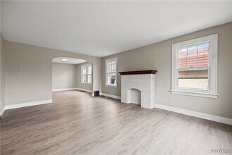 2615 Genesee St in Cheektowaga, NY - Building Photo - Building Photo