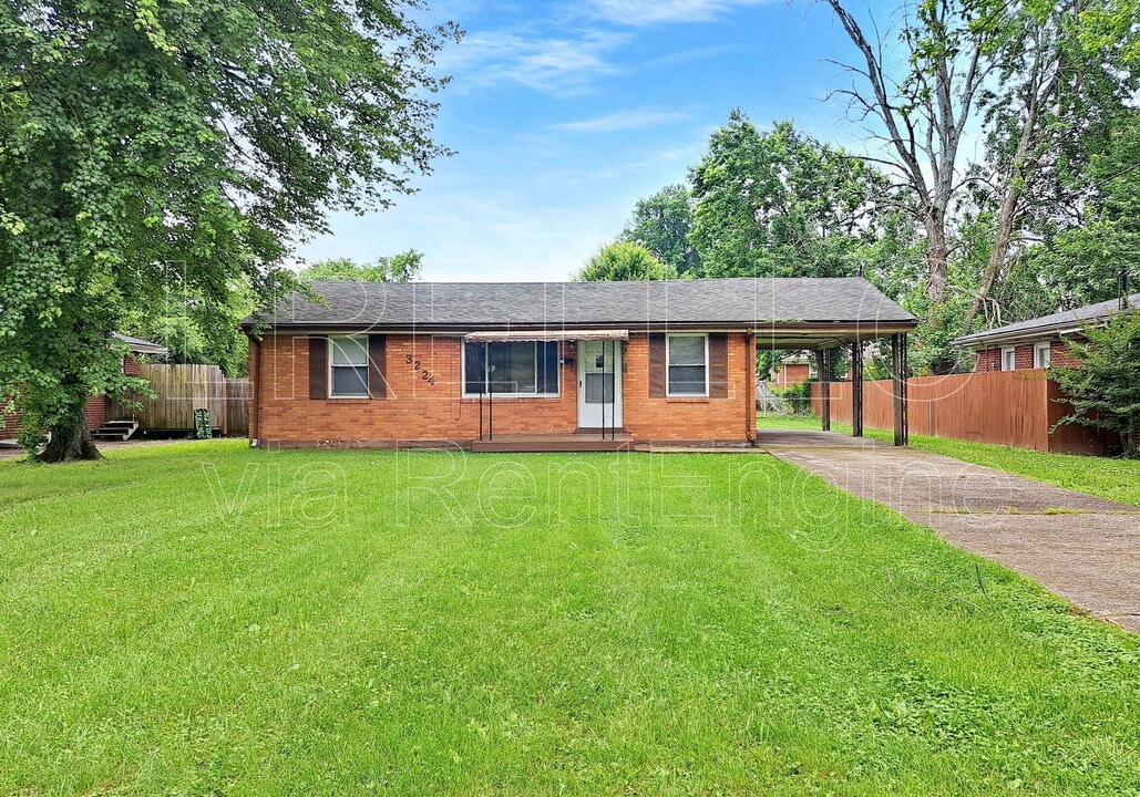 3224 Patricia Dr in Louisville, KY - Building Photo