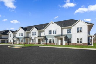 Mount Sinai Meadows in Mount Sinai, NY - Foto de edificio - Building Photo