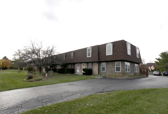 4881-4891 Dierker Rd in Columbus, OH - Building Photo - Building Photo