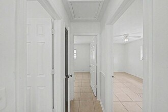 301 SE 21st Ave in Boynton Beach, FL - Building Photo - Building Photo