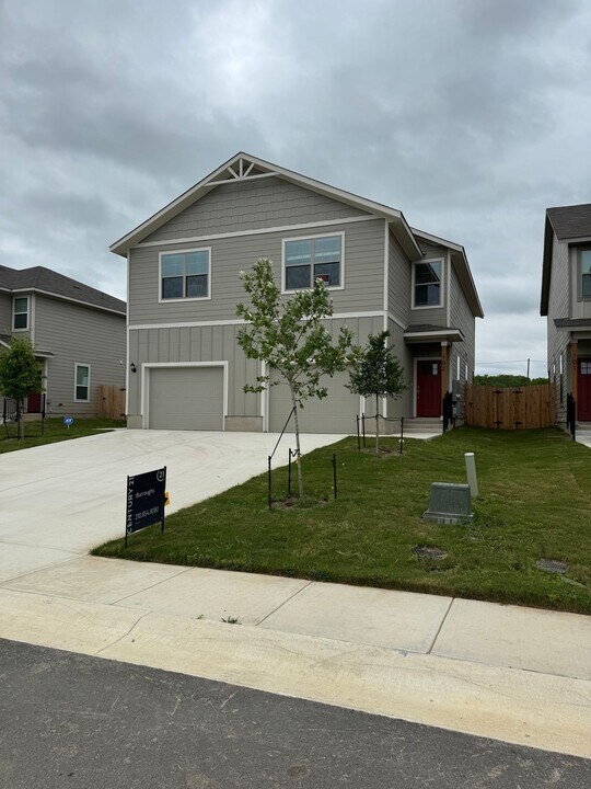 7536 Magnolia Village in San Antonio, TX - Building Photo