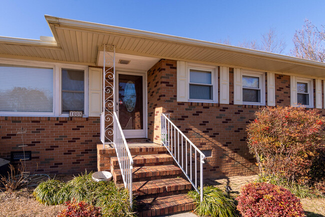 1008 Fairview Rd in Beech Island, SC - Building Photo - Building Photo