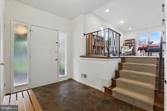 8015 Whittier Blvd in Bethesda, MD - Building Photo - Building Photo