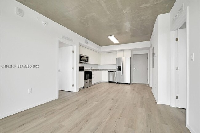 475 NE 125th St, Unit 501 in North Miami, FL - Building Photo - Building Photo