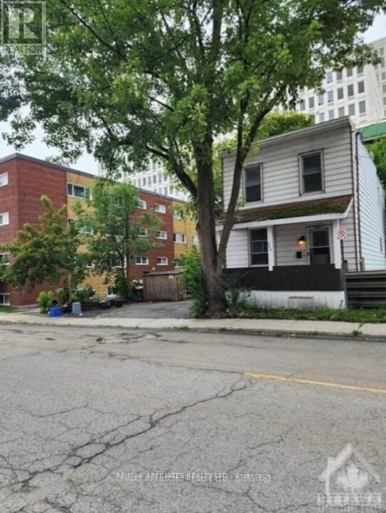 338 Dundas St in Ottawa, ON - Building Photo