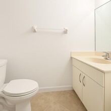 5124 NW 30th Terrace in Fort Lauderdale, FL - Building Photo - Building Photo