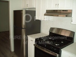 6216 Leslie Pl NE in Albuquerque, NM - Building Photo - Building Photo