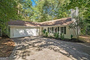 506 Little River Ct in Woodstock, GA - Building Photo