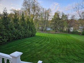 44 N Mast St, Unit B in Goffstown, NH - Foto de edificio - Building Photo