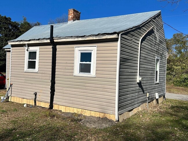 422 Adam St in Fayetteville, NC - Building Photo - Building Photo