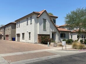 14240 W Country Gables Dr in Surprise, AZ - Building Photo - Building Photo