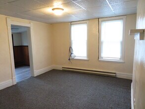 327 W Brady St in Butler, PA - Foto de edificio - Building Photo