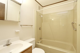 Cedar Point Apartments in Springfield, IL - Foto de edificio - Interior Photo