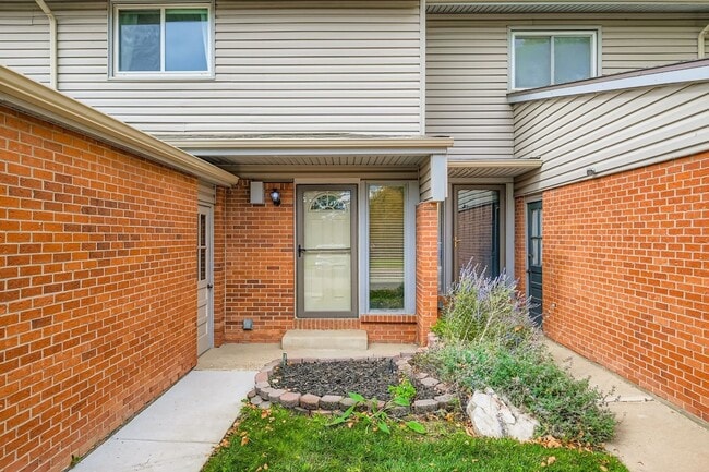 1858 Centaur Cir in Lafayette, CO - Building Photo - Building Photo