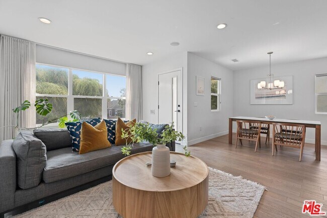 property at 8107 Yorktown Ave