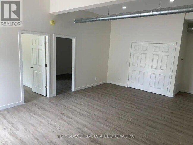 423-423 Hamilton Rd in London, ON - Building Photo - Building Photo