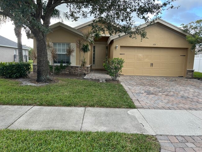 375 Lexington Ave SW in Vero Beach, FL - Building Photo - Building Photo