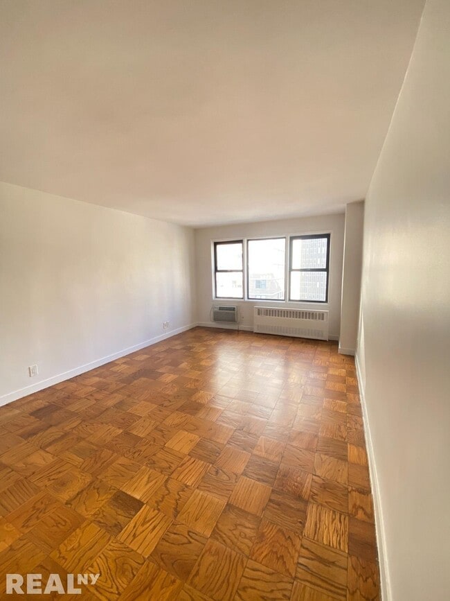 property at 236 E 36th St