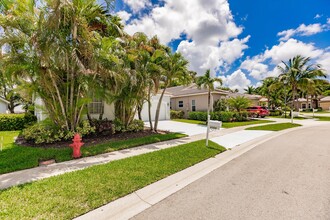 6304 Harbour Club Dr in Greenacres, FL - Building Photo - Building Photo