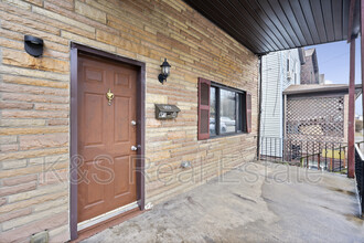 1505 Ridge Ave in Braddock, PA - Foto de edificio - Building Photo