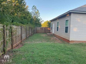 108 Cambridge Park Dr in Montevallo, AL - Building Photo - Building Photo