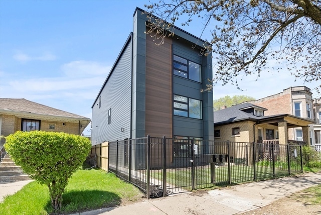 property at 6538 S Rhodes Ave