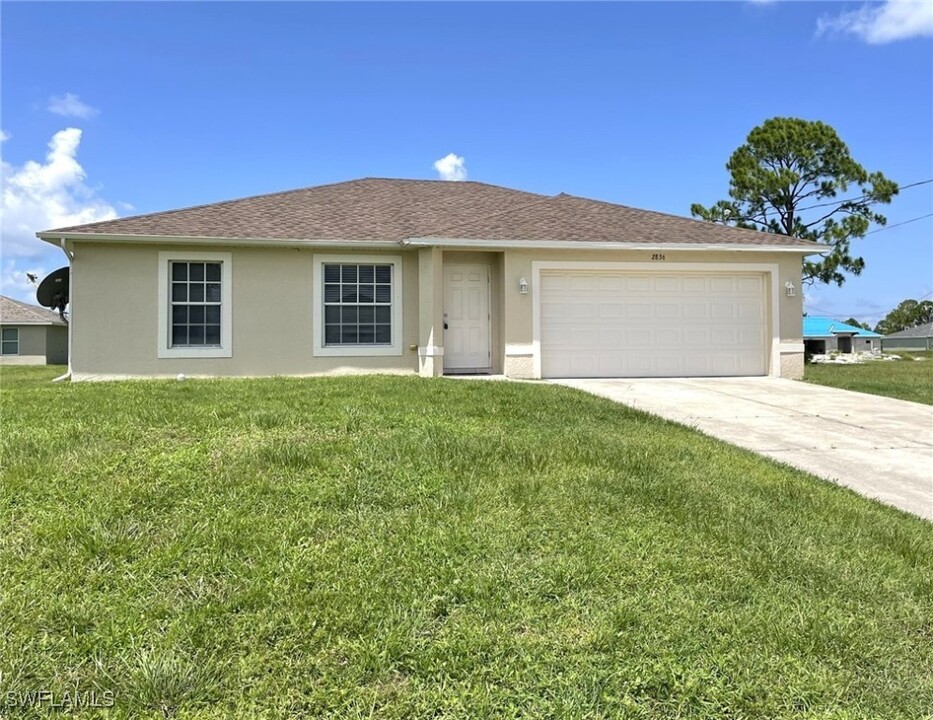 2836 NW 21st Pl in Cape Coral, FL - Building Photo