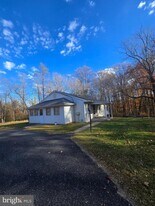 1903 Glen Cove Rd in Darlington, MD - Building Photo