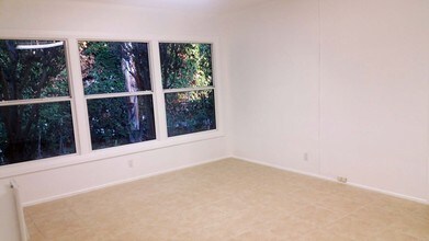 5419 Willowcrest Ave in North Hollywood, CA - Building Photo - Building Photo