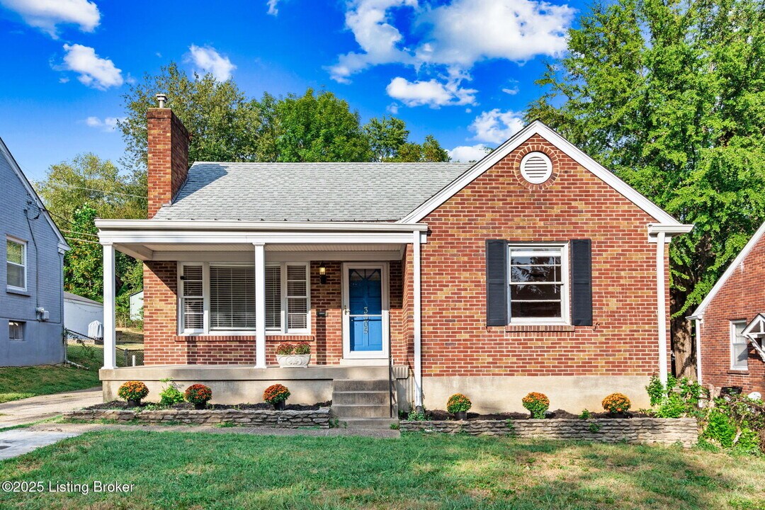 3305 Eagle Pass in Louisville, KY - Building Photo