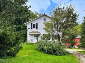 15555 Munn Rd in Newbury, OH - Building Photo