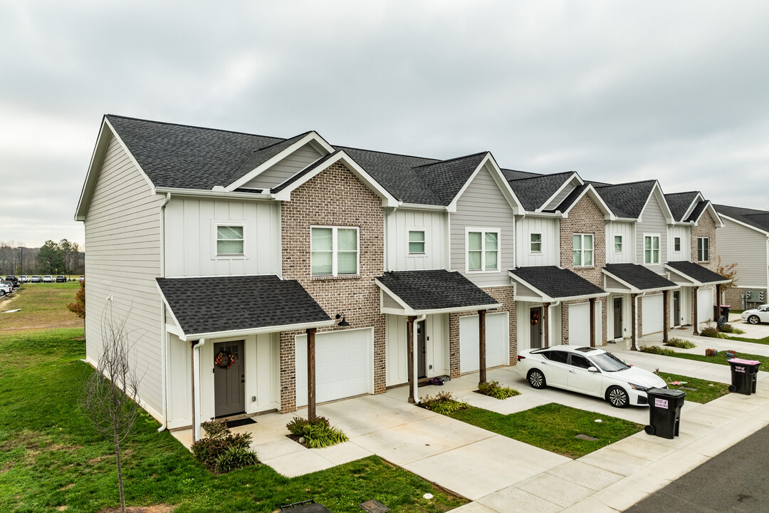 Parkview Townhomes Apartments in Springfield, TN - Building Photo