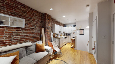 94 Prince St, Unit 3A in Boston, MA - Building Photo - Building Photo
