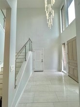 6000 Sugar Hill Dr in Houston, TX - Building Photo - Building Photo