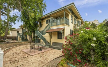 830 Cowper St in Palo Alto, CA - Foto de edificio - Building Photo