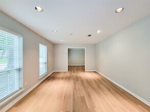 13406 Glen Erica Dr in Houston, TX - Building Photo - Building Photo