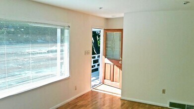 7018 37th Ave NE in Seattle, WA - Building Photo - Building Photo