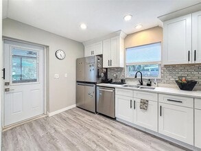 1859 Oklahoma Ave NE in St. Petersburg, FL - Building Photo - Building Photo