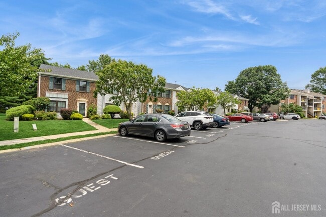 391 Danbury Ln in East Brunswick, NJ - Building Photo - Building Photo