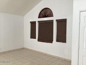 607 Esther Dr in Lancaster, CA - Building Photo - Building Photo