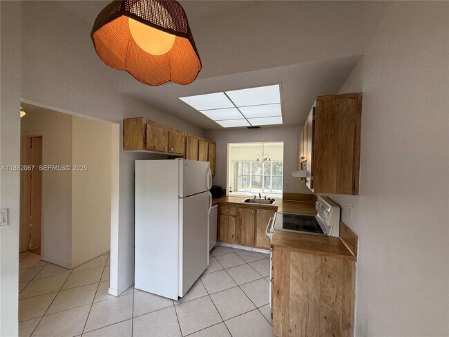 property at 1953 SW 15th St