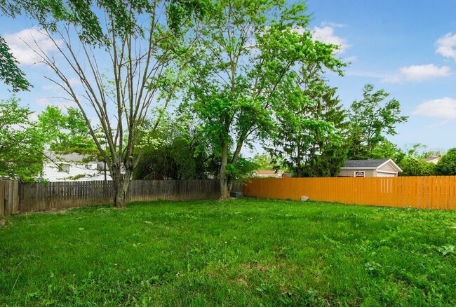 611 Evergreen Terrace in Columbus, OH - Building Photo - Building Photo