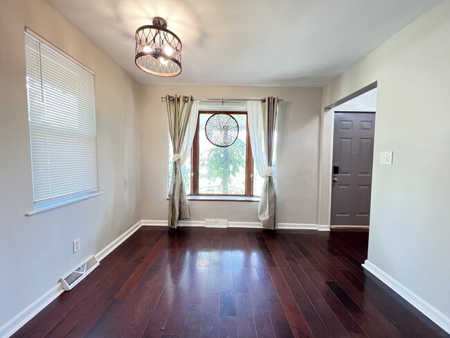 7526 Arlene Ave in Willowbrook, IL - Foto de edificio - Building Photo
