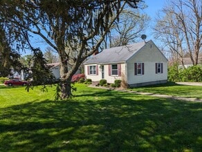 1671 Woods Dr in Dayton, OH - Building Photo - Building Photo