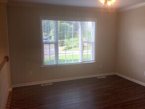 3902 Hunt Chase Ct in Greensboro, NC - Foto de edificio - Building Photo