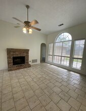 402 E Lynn Creek Dr in Arlington, TX - Building Photo - Building Photo